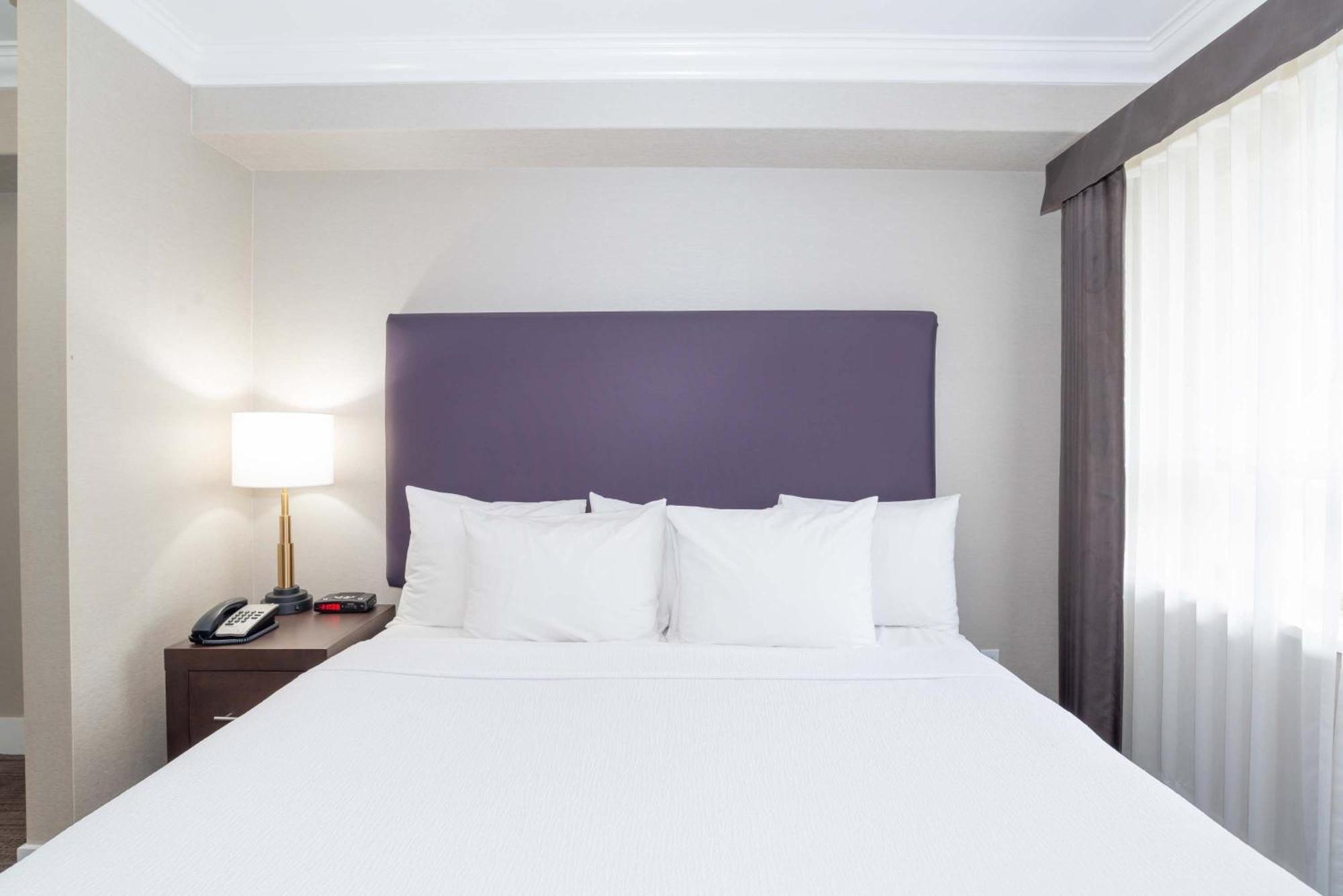 Sandman Hotel And Suites Abbotsford Extérieur photo