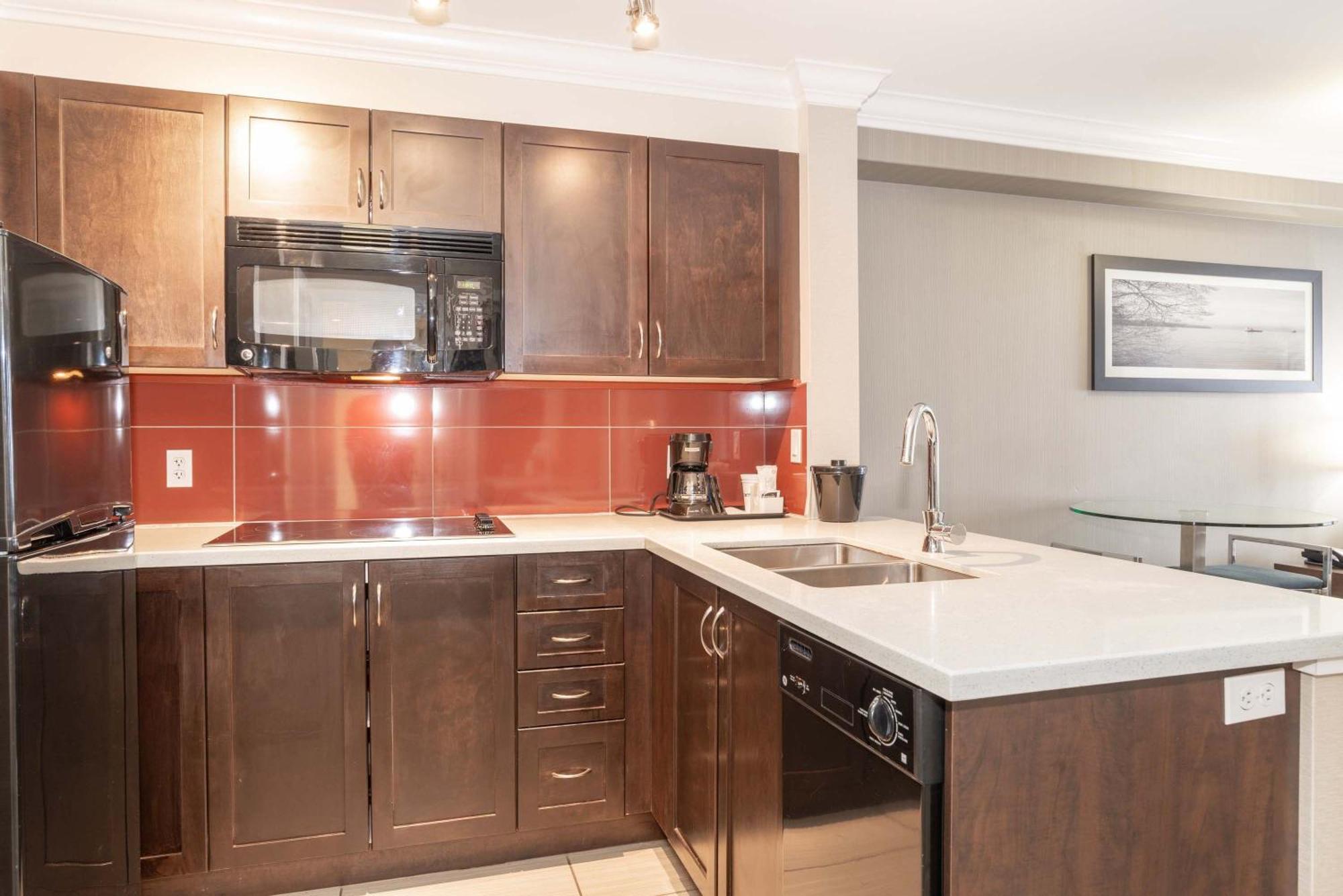Sandman Hotel And Suites Abbotsford Extérieur photo