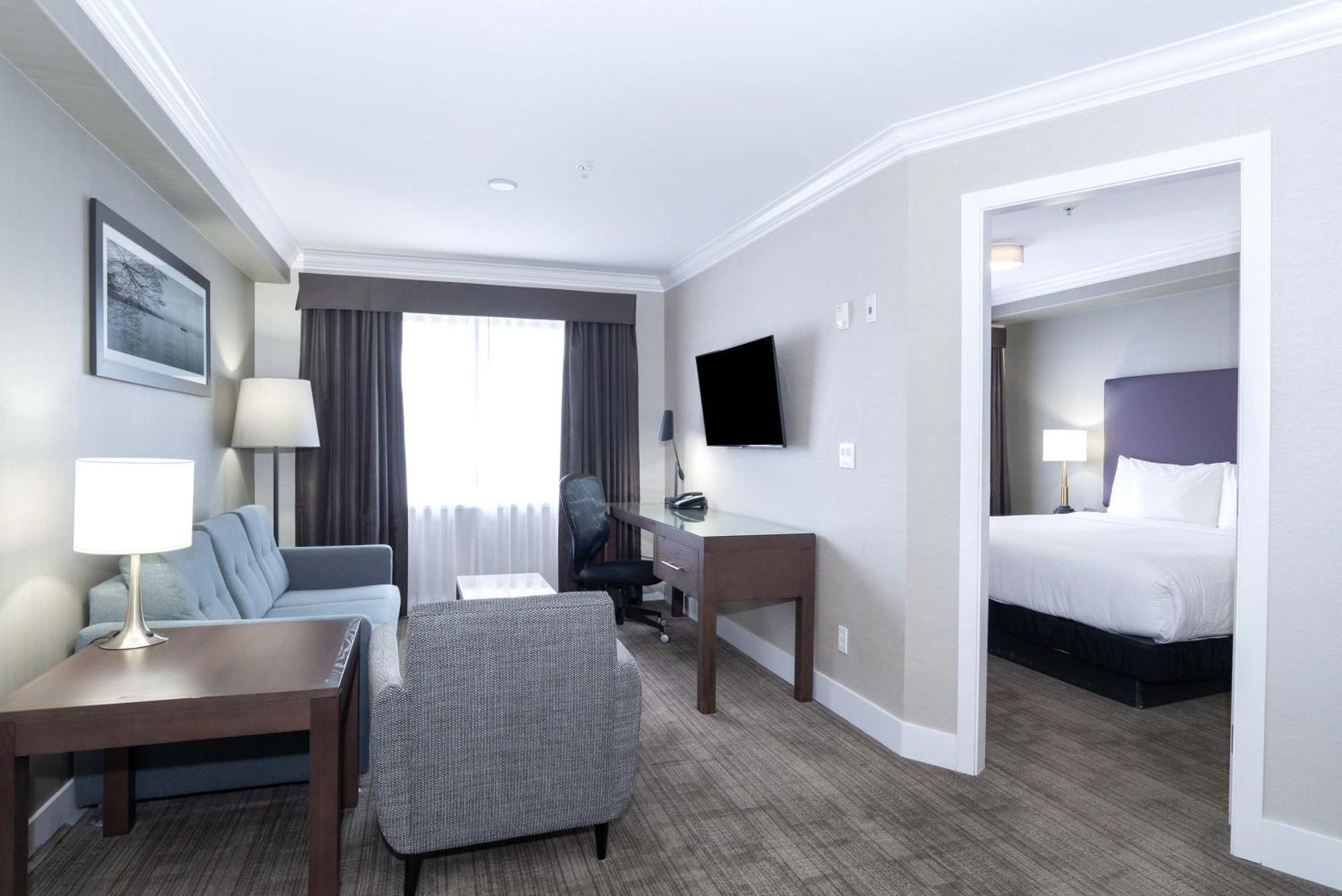 Sandman Hotel And Suites Abbotsford Extérieur photo