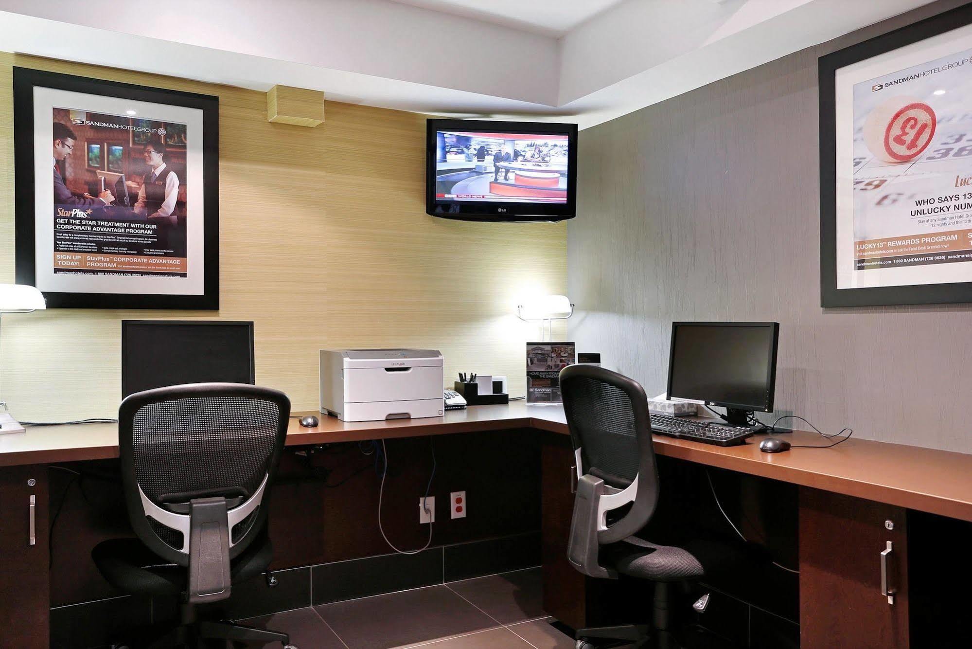 Sandman Hotel And Suites Abbotsford Extérieur photo
