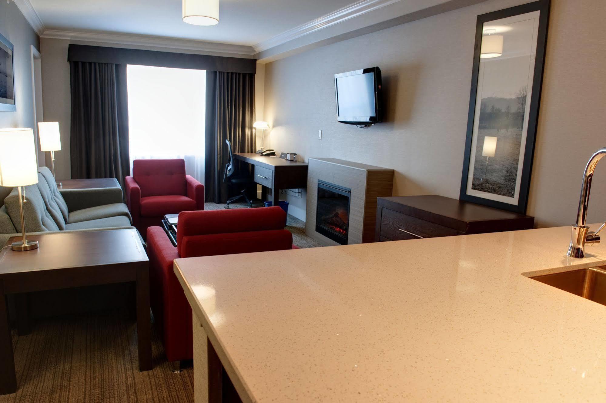 Sandman Hotel And Suites Abbotsford Extérieur photo