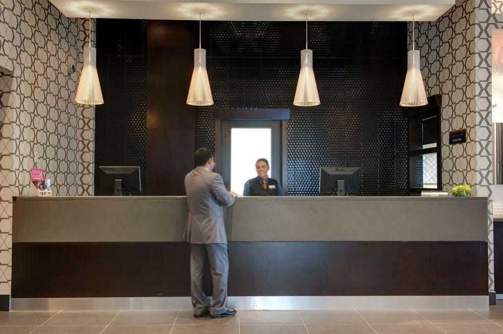 Sandman Hotel And Suites Abbotsford Extérieur photo